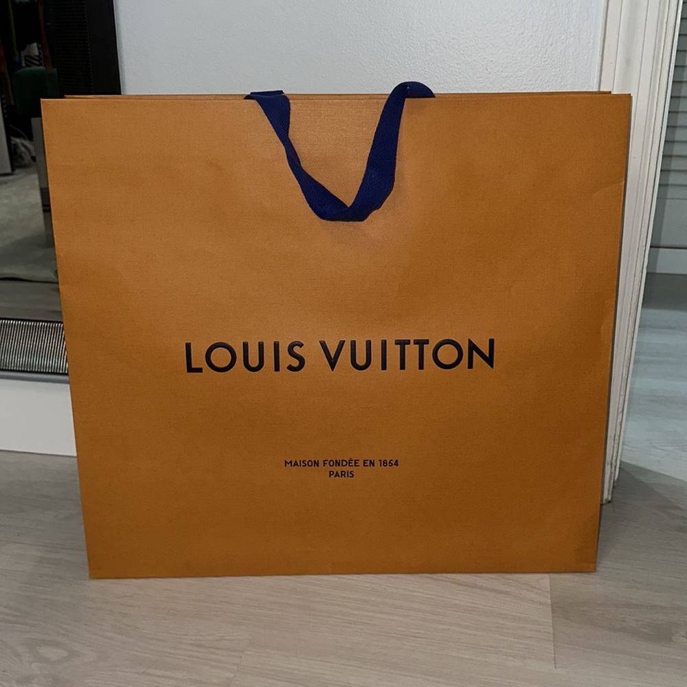 Louis Vuitton Graceful Bag - Picture 15 of 15